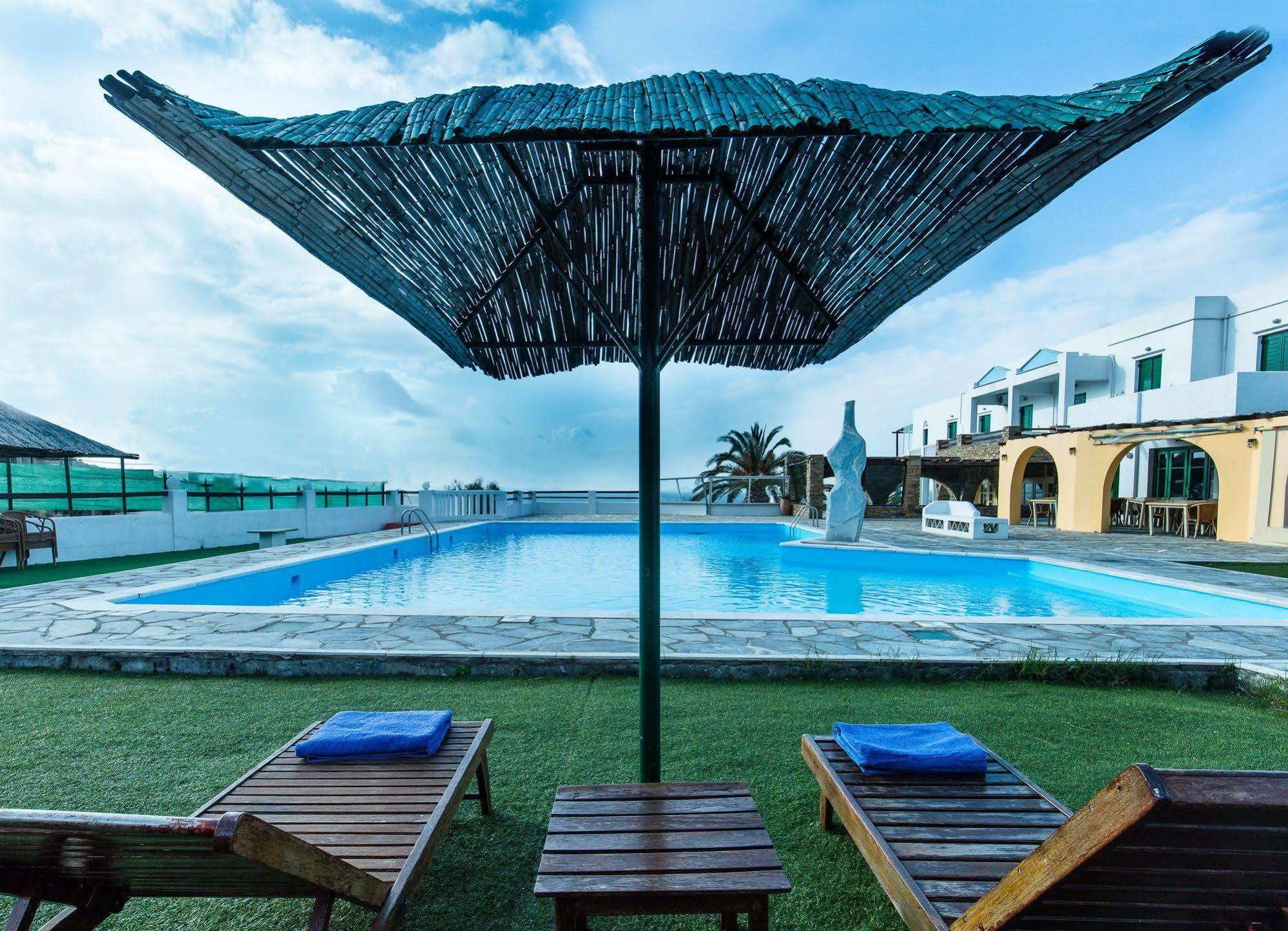 Mr & Mrs White Tinos Hotel ภายนอก รูปภาพ