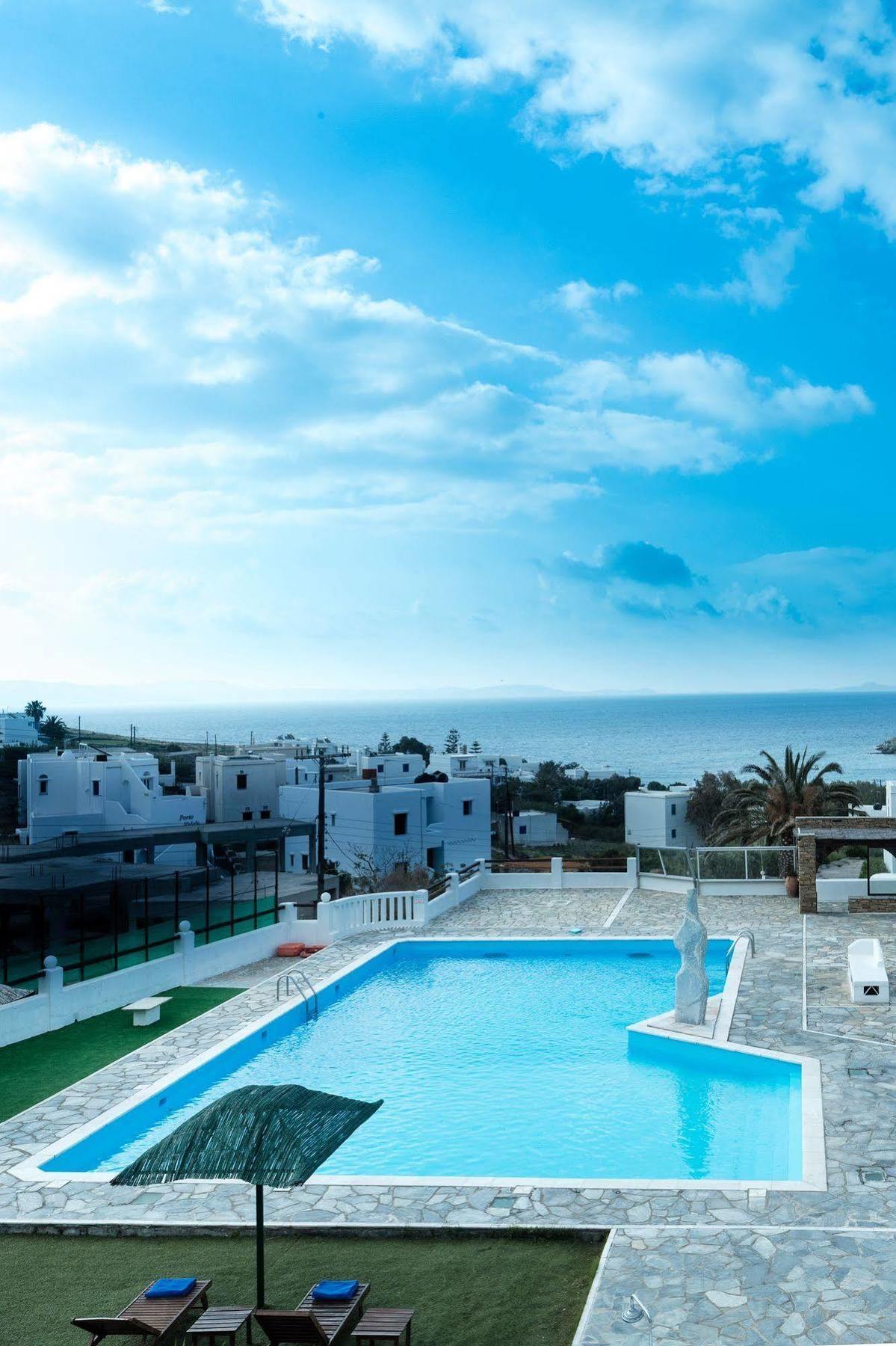 Mr & Mrs White Tinos Hotel ภายนอก รูปภาพ