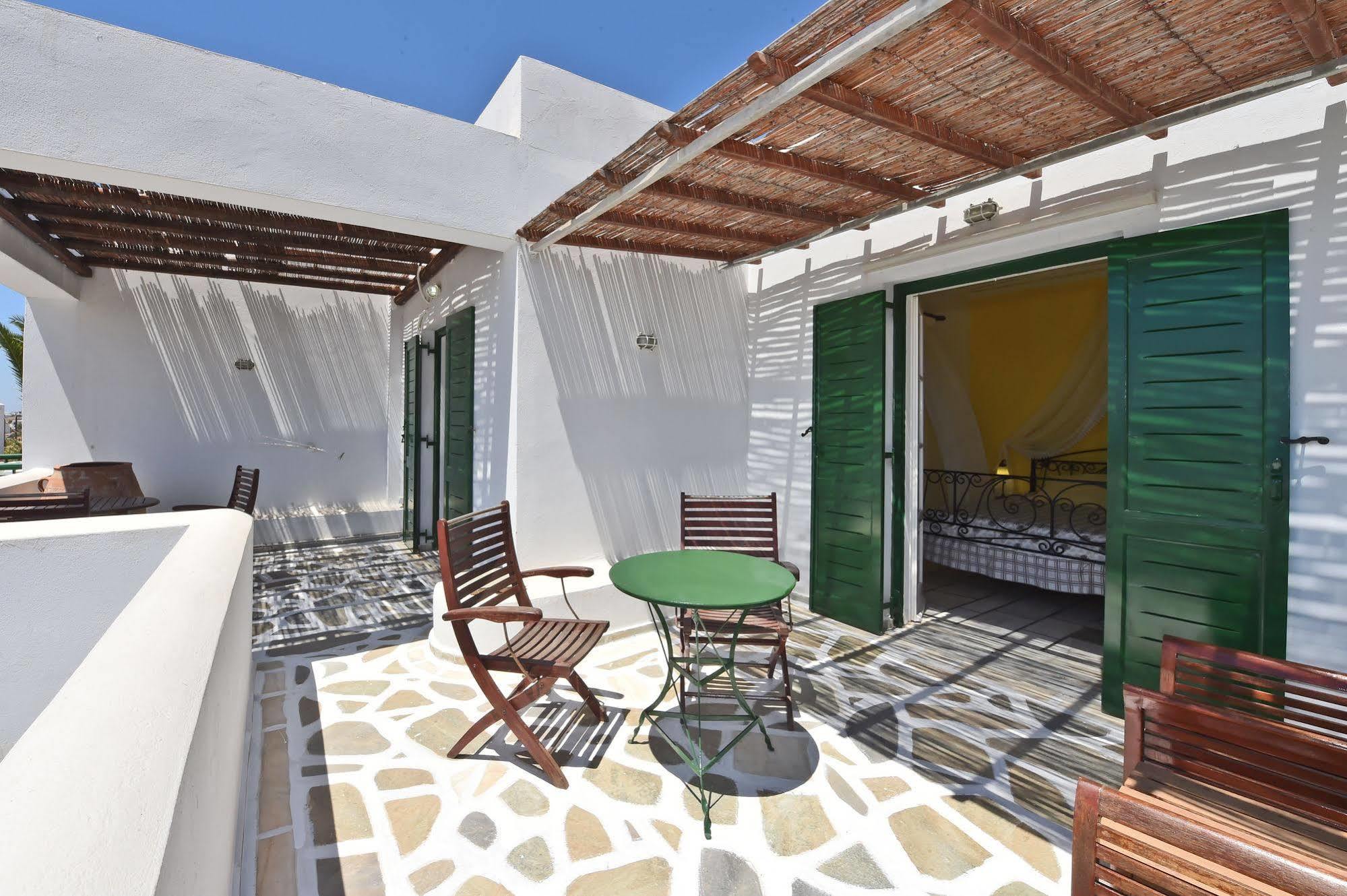 Mr & Mrs White Tinos Hotel ภายนอก รูปภาพ